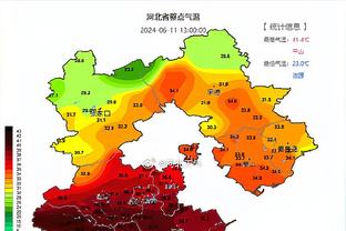 ?我真的痛啊！鲍威尔向裁判抱怨格威夹胳膊